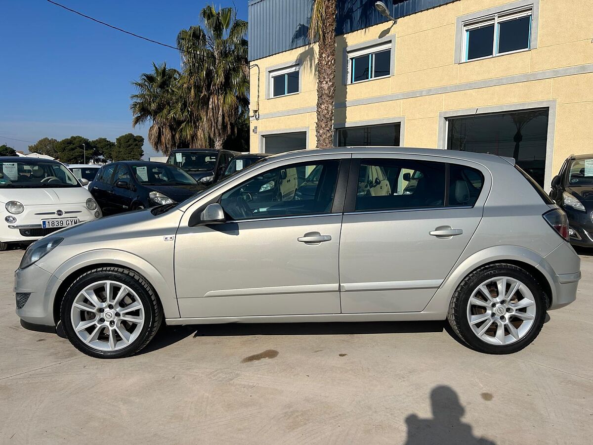 OPEL ASTRA ELITE 1.9 CDTI AUTO SPANISH LHD IN SPAIN ONLY 55000 MILES SUPERB 2009